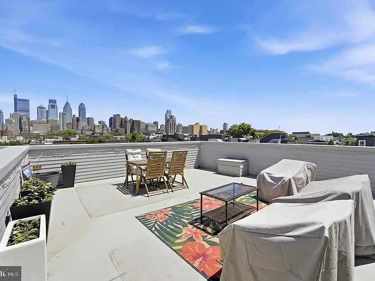 1729 Carpenter St #C — Photo 15