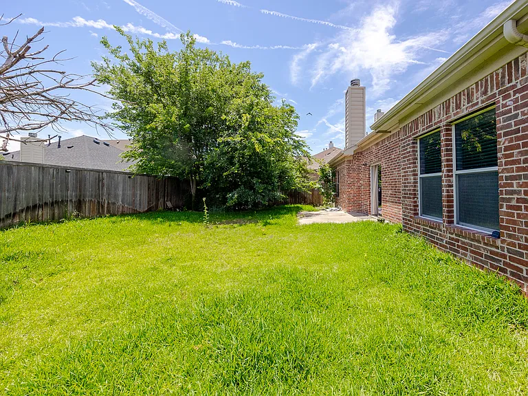 5556 Sky Ridge Dr — Photo 32