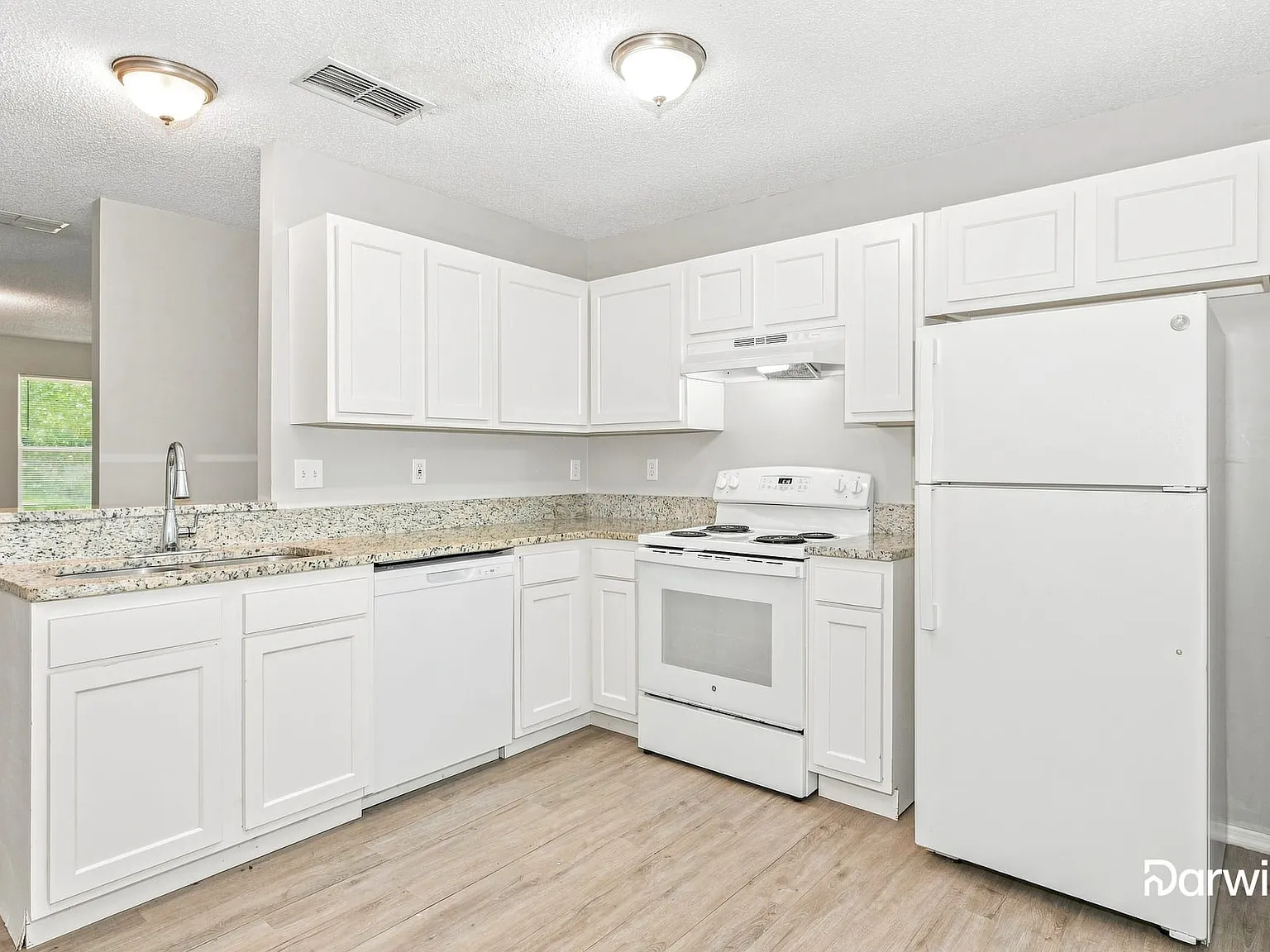 3 bed, 2.0 bath, 1224 sqft, $2,400 — Photo 3