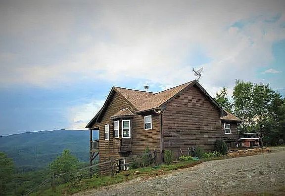 2nd image of 397 Graybeard Mountain Trl