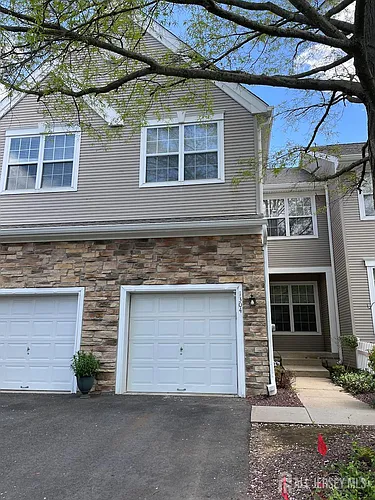 1304 Dahlia Cir Photo 1