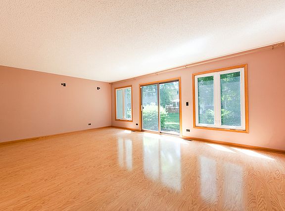 4th image of 331 Redwing Dr #0