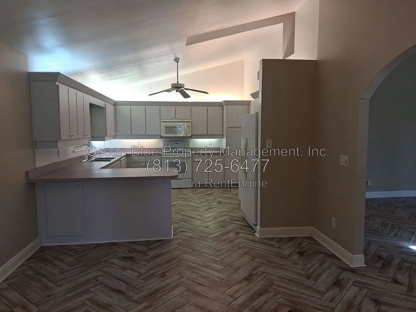 3 bed, 2.0 bath, 1915 sqft, $2,100 — Photo 4