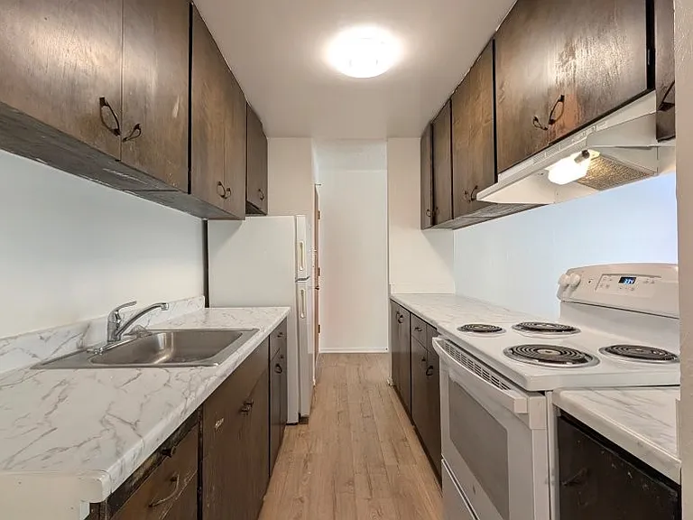 1925 Delaware St #2D — Photo 5