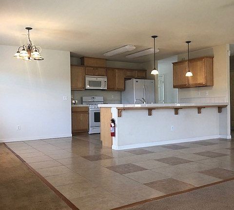 4th image of 610 Benedict St