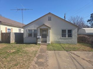 110 N 5th St, Eufaula, OK 74432