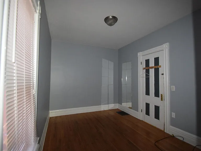 26 Weider St — Photo 5