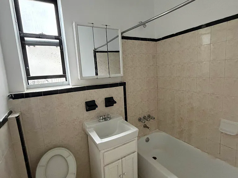 11 Hillside Ave #4J — Photo 8