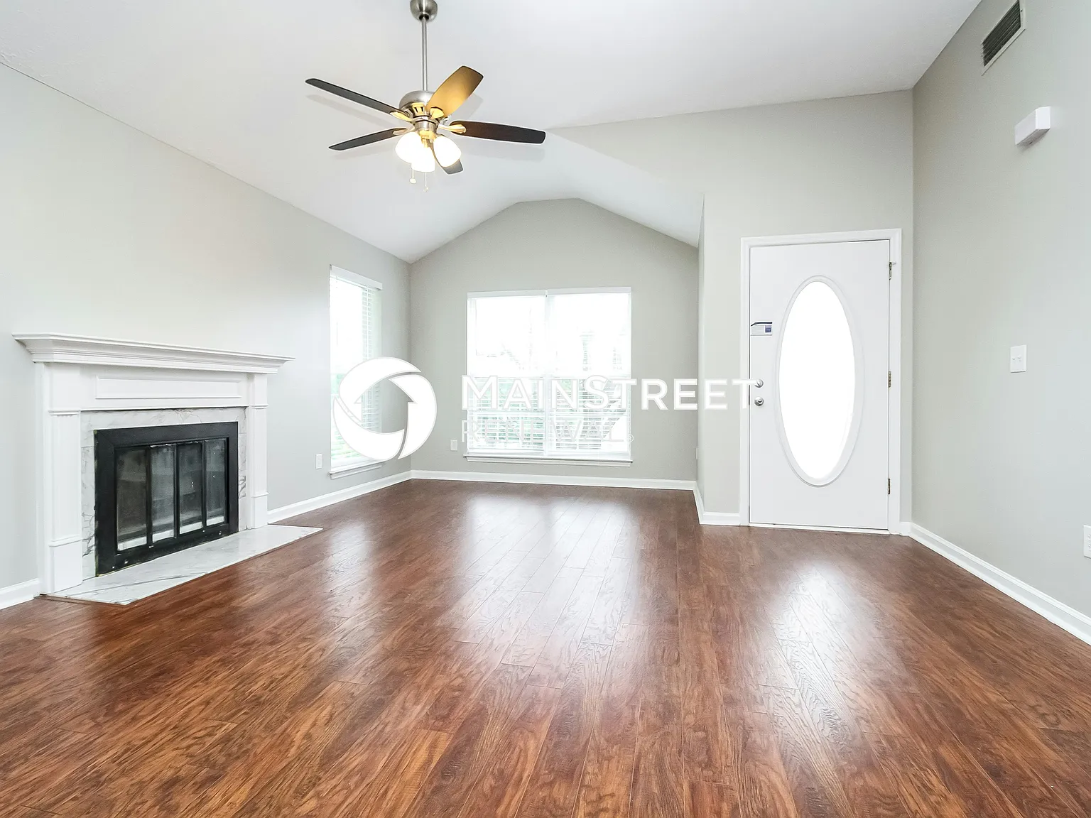 818 Carmen Way — Photo 2