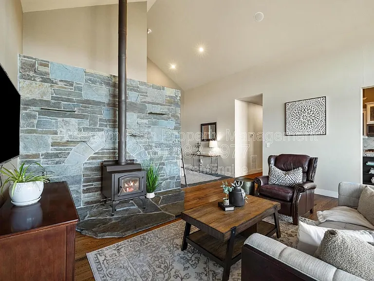 721 Sanctuary Hls — Photo 17