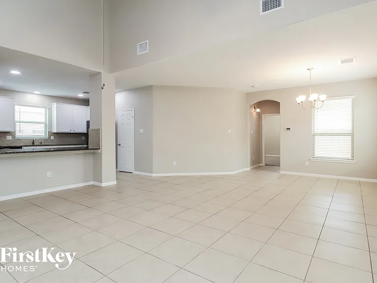 9207 Penfield Dr — Photo 5
