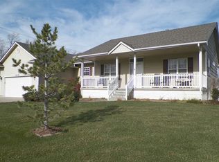 1312 Trinity Dr, Newton, KS 67114