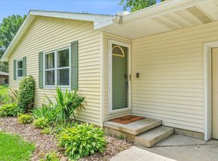 405 S White St, Sidney, IL 61877