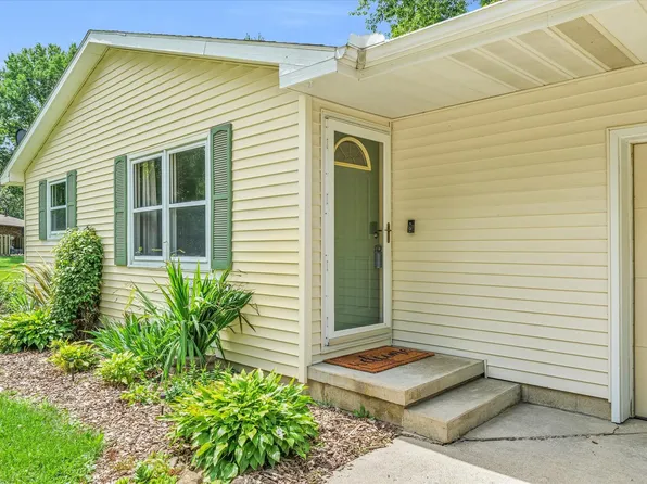 405 S White St, Sidney, IL 61877