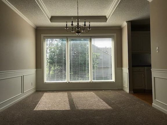 4th image of 3016 Garland Ave