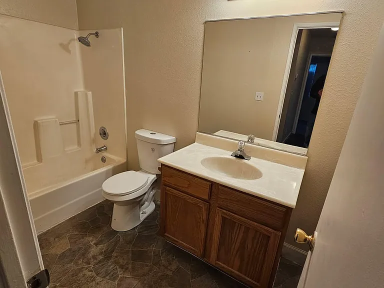 1048 Jean Ave — Photo 9