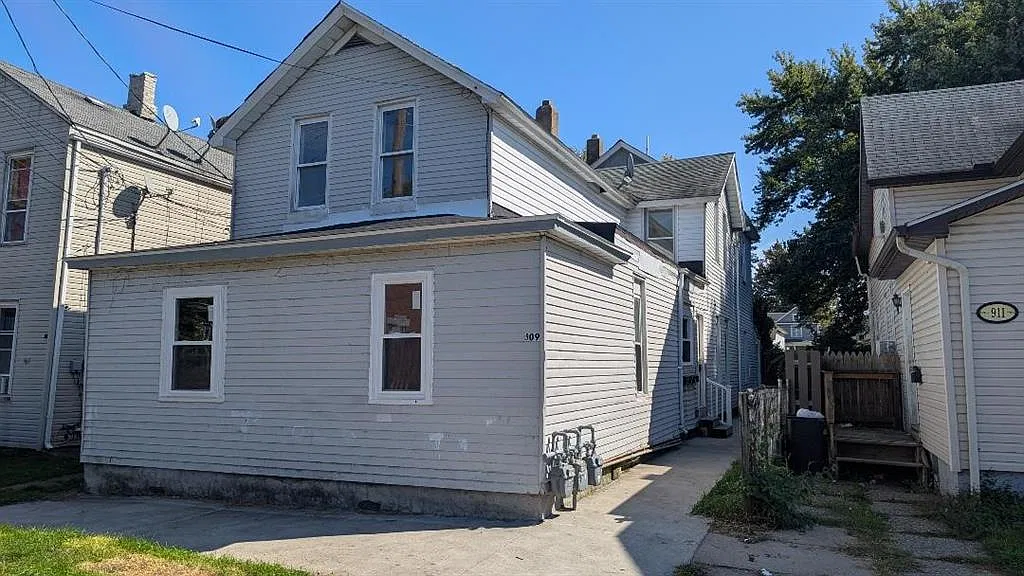 2 bed, 700 sqft, $850 — Photo 1
