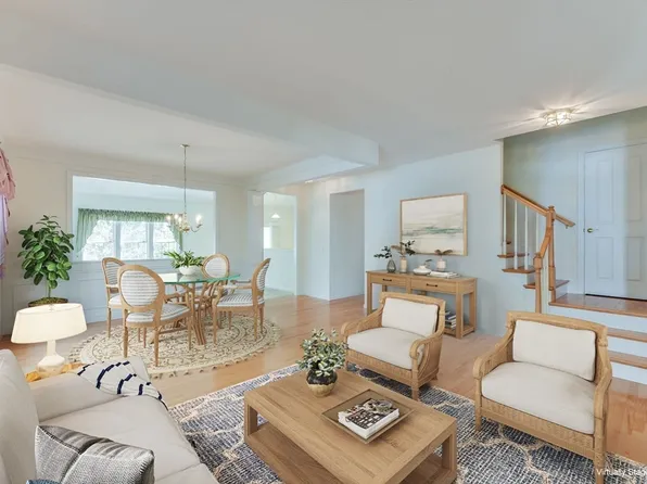 16 Highbank Trl, Plymouth, MA 02360