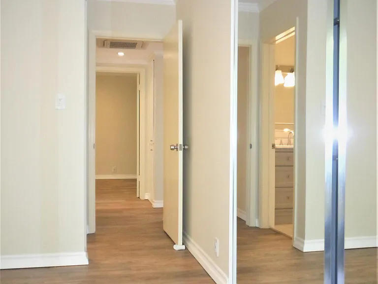3615 Greenfield Ave #4 — Photo 22