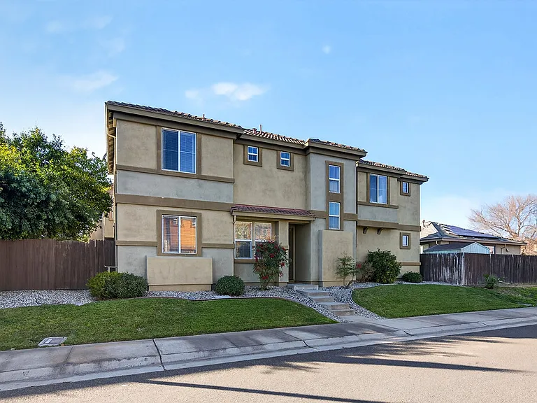 390 Caravaggio Cir — Photo 38
