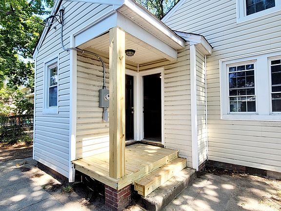3rd image of 3308 Cliff Ave