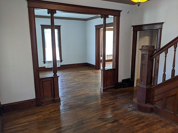 5th image of 338 S 10th St