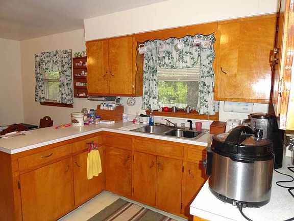 5th image of 202 S Elmer St