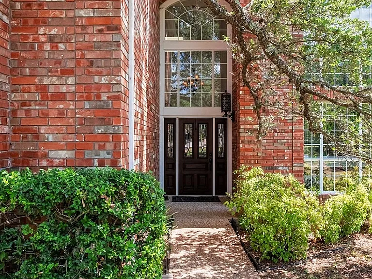 5511 Courtyard Dr — Photo 45