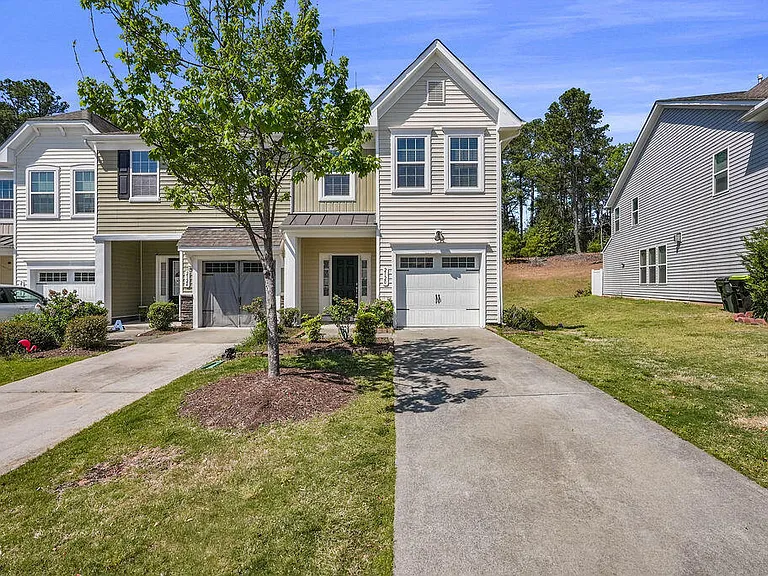 2120 Junewood Ln — Photo 2