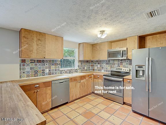 2nd image of 9986 Larkdale Ct