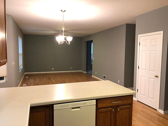 5th image of 1318 Dorr Dr