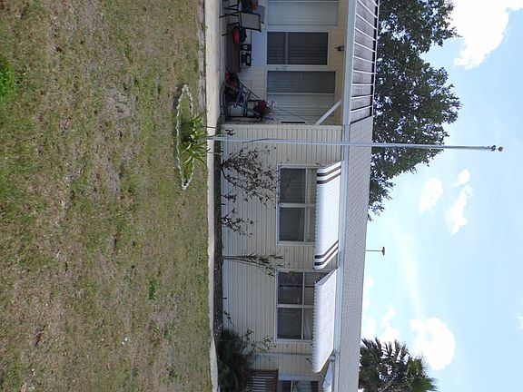 2nd image of 2 Royal Coachman St
