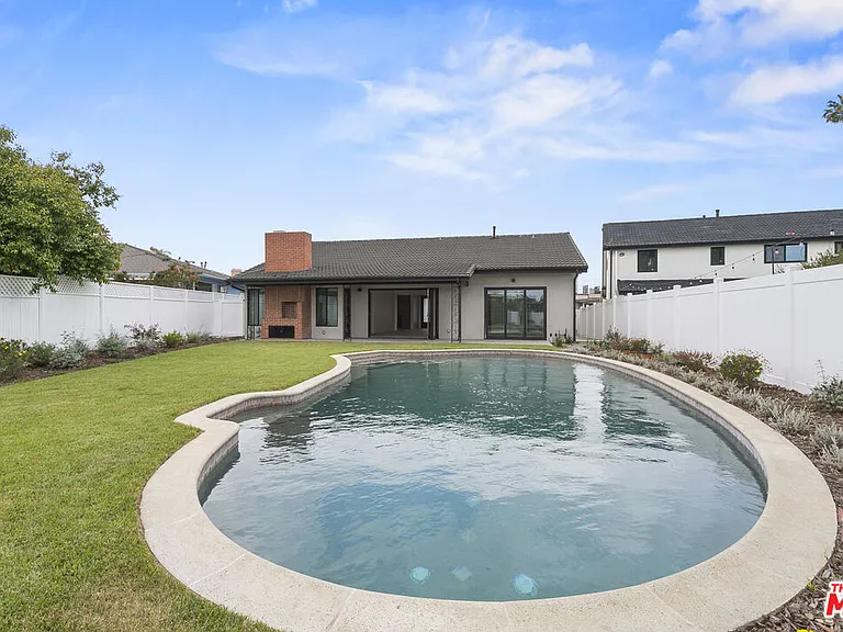 4444 Don Felipe Dr — Photo 31