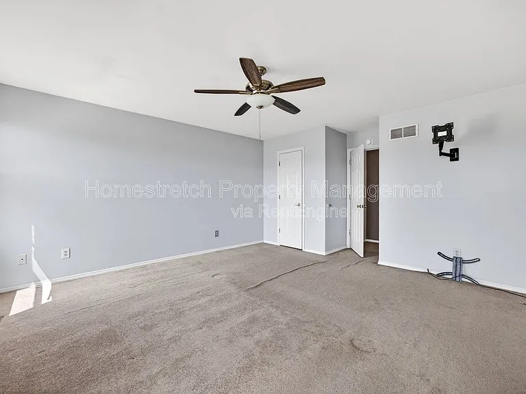166 Royallprairie Ln — Photo 29