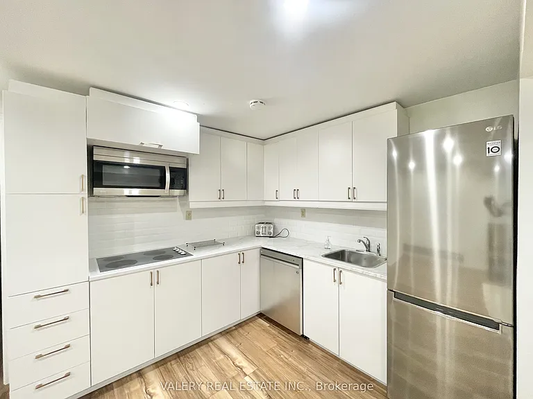 12 Weatherstone Ct #LOWER — Photo 10