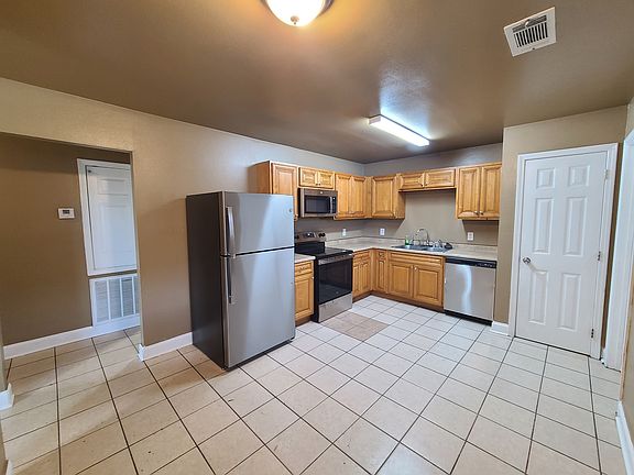 2nd image of 3218 Pakenham Dr