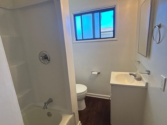 5th image of 559 W Flora St #11