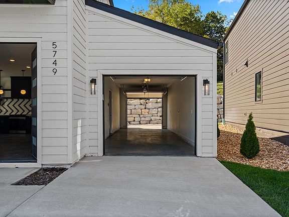 5th image of 5749 S Trailside Cir