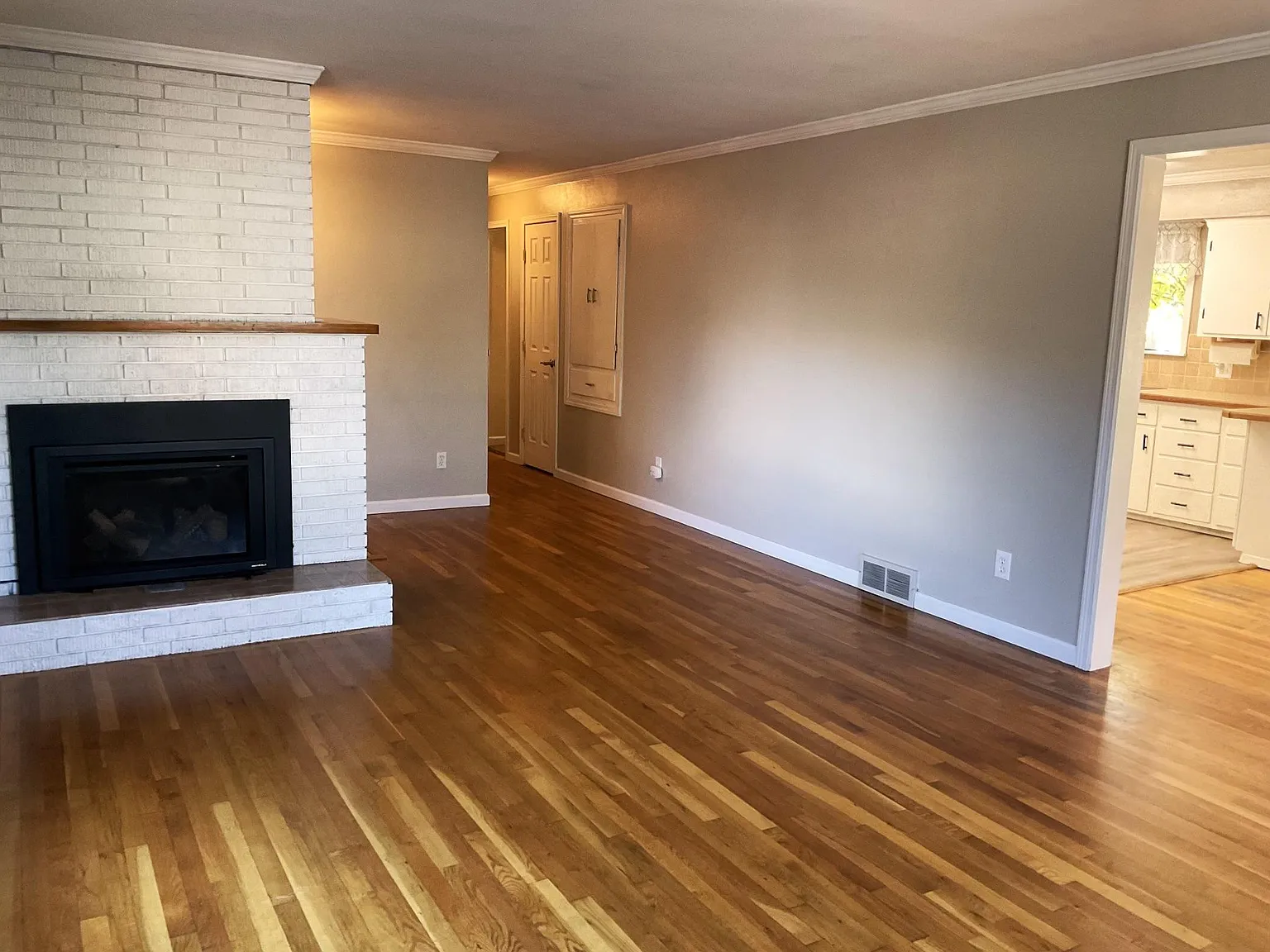 3 bed, 2450 sqft, $2,200 — Photo 4