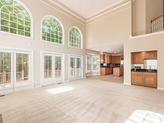 4th image of 10670 Scarborough Way