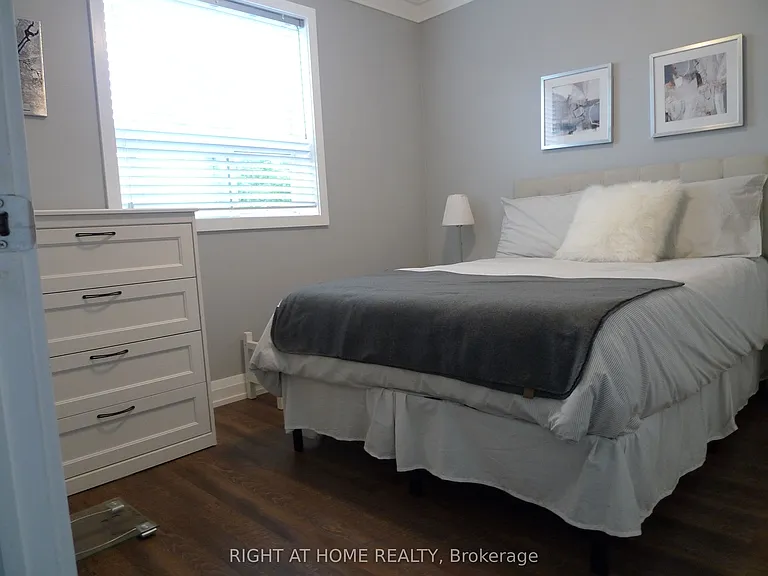 2373 King St E #26 — Photo 20