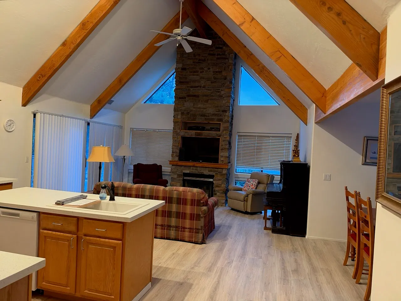 3 bed, 1475 sqft, $2,625 — Photo 4