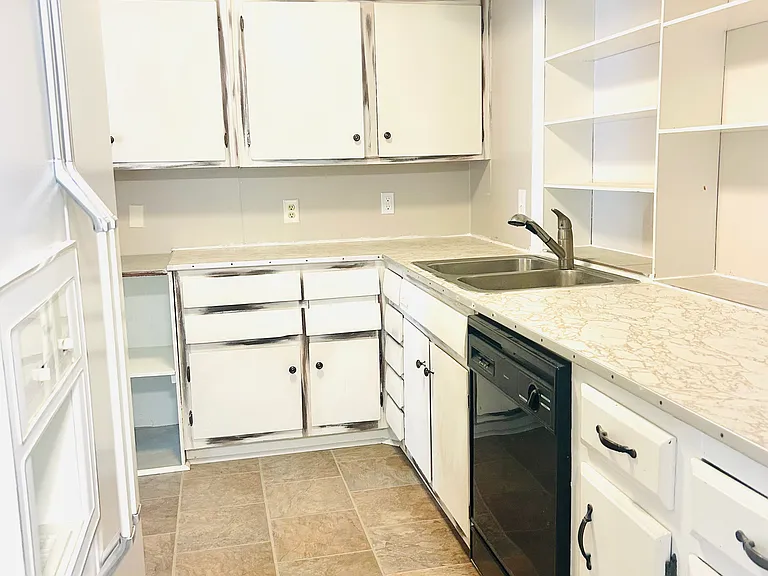 1901 Columbus Cir — Photo 2
