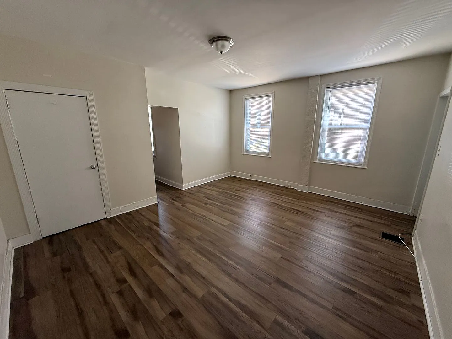 Newly Renovated Apartments Brewerytown — Photo 2