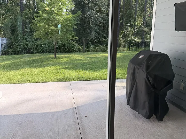 323 Holly Forest Dr — Photo 8