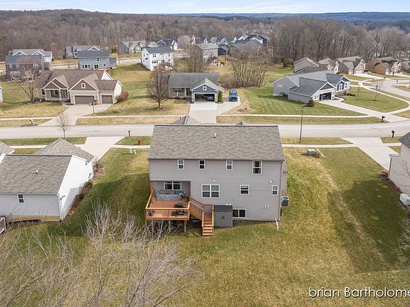 3rd image of 6353 W Canterbury Dr NE