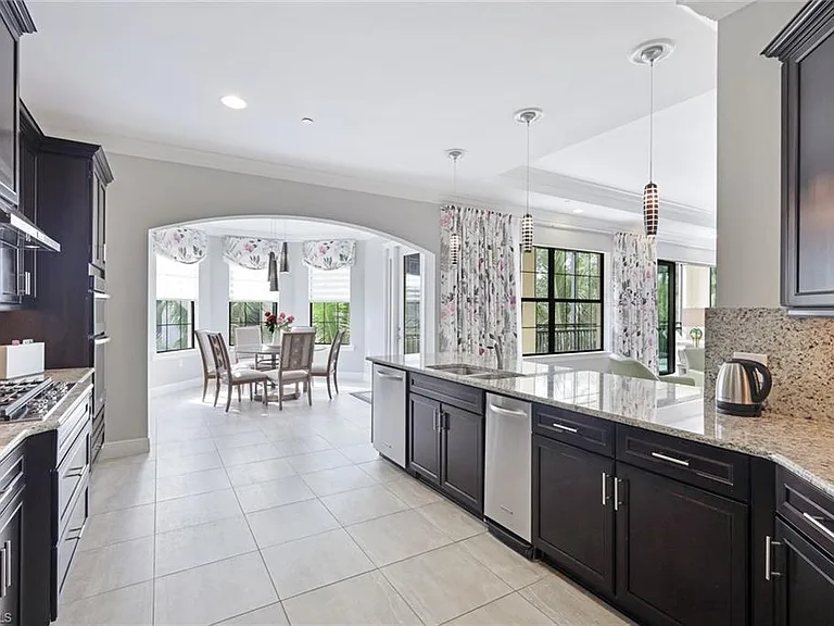 2751 Tiburon Blvd E #201 — Photo 10