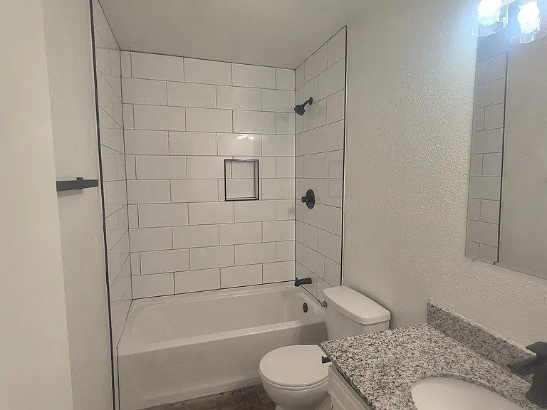 2332 N Raven Ln — Photo 3