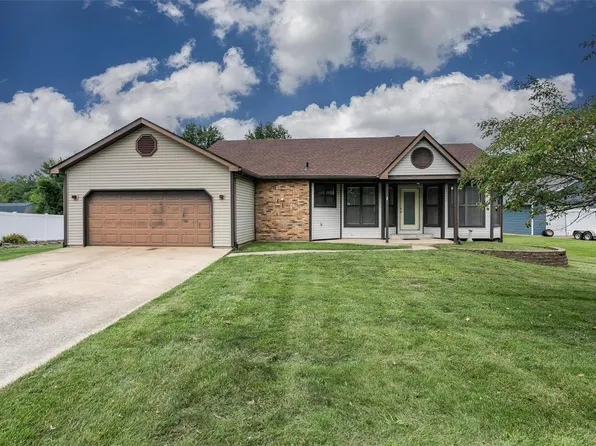 7314 W Main St, Maryville, IL 62062