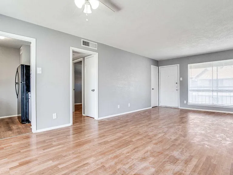 Esperanza Apartments — Photo 3